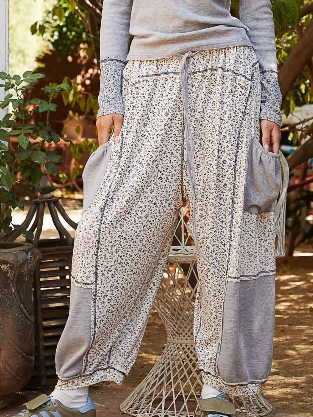 POL Relaxed Floral Print Drawstring Harem Pants Size M - New